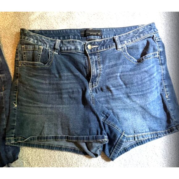 Double Delight - Deluxe Denim Shorts Bundle (Ava & Viv 16w and Venezia 16) - Picture 2 of 5